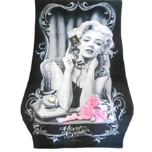 Marilyn Monroe New Heartbreaker Pink Roses Beach Pool Gift Towel HEART Breaker - Picture 1 of 2